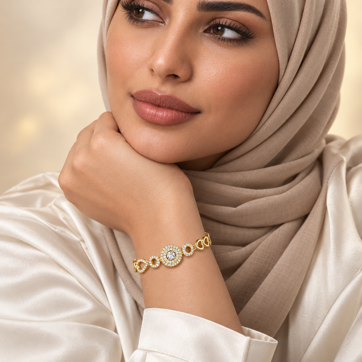 سوار الزركون بقلب ذهبي ساحر